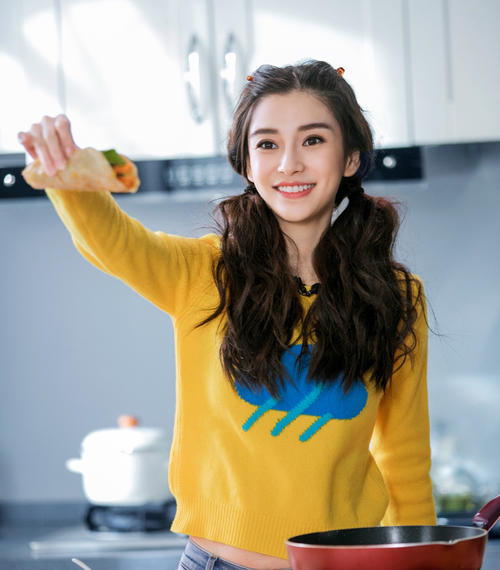 学生时代的女生一定要扎好马尾,有些女生扎马尾和不扎马尾