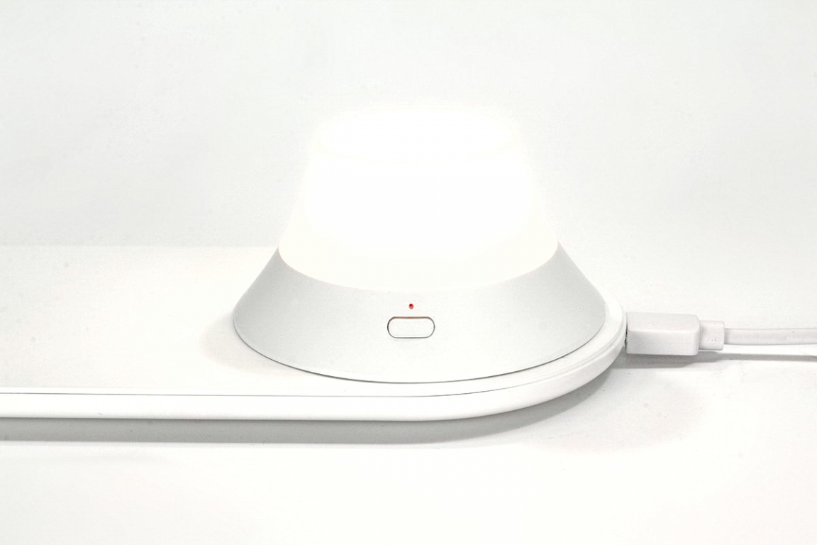 yeelight无线充电夜灯拆解,拆解cyansky手电筒