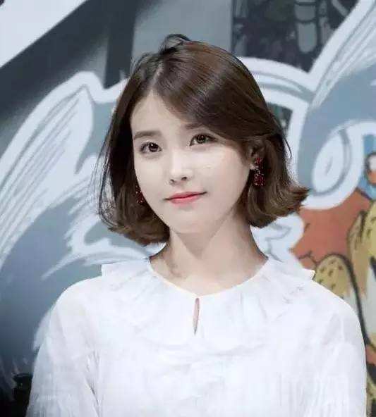 扁头女生留什么发型,扁头发量多发型