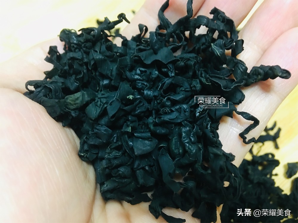 凉拌螺旋藻和海石花,深海螺旋藻凉拌怎么做