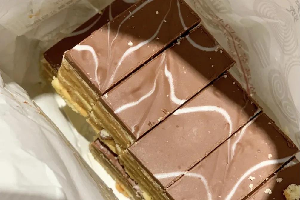 别争了,这条马路才是魔都内卷之王