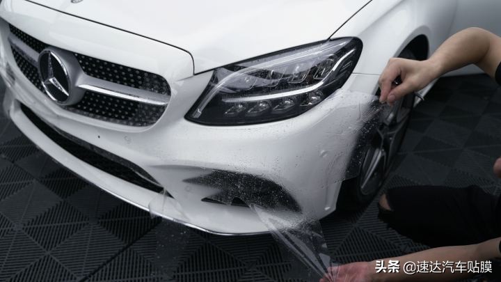 贴了前挡玻璃膜有气泡正常吗,玻璃膜有气泡会自动消失么