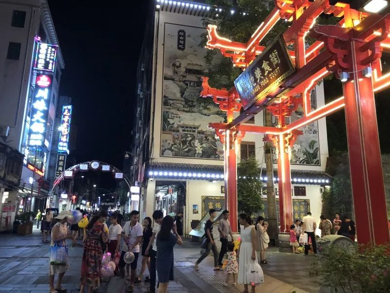 大夜市必吃美食攻略,品尝夜市美食的必去之地