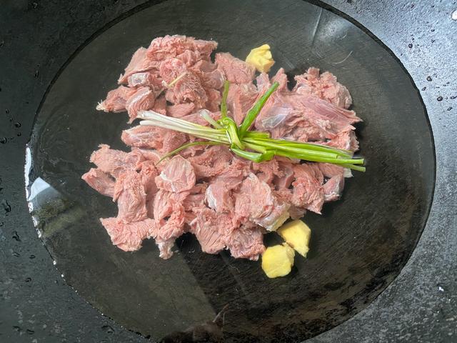 番茄土豆清炖牛肉放哪些调料,土豆番茄牛肉的家常做法宝宝