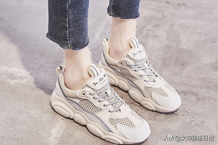 女人脚大穿什么鞋显脚小,女生脚宽脚背高应该怎么挑鞋