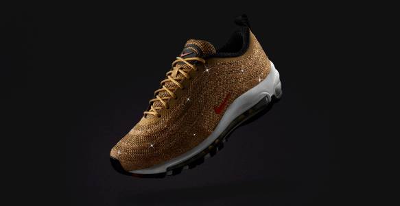 c罗金色战靴开箱,实况足球c罗金光闪闪好用吗