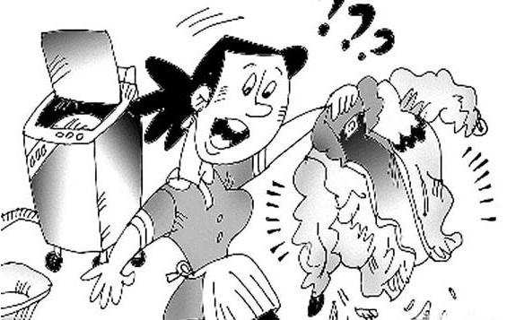 羽绒服干洗能洗掉污渍么,干洗羽绒服对羽绒服有伤害吗