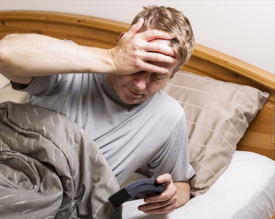 为什么说半夜饿醒是糖尿病到来的信号？身体有这4个症状，请须知