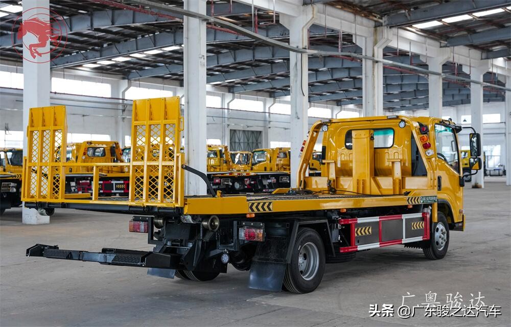 蓝牌平板清障车价钱,选购指南一拖二平板清障车费用