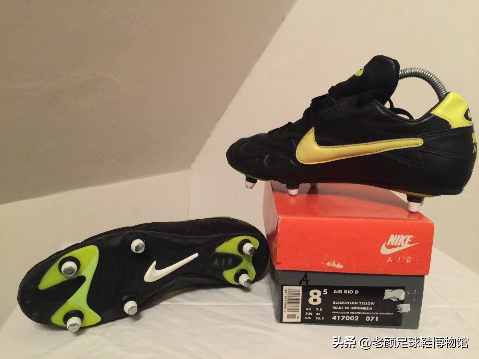 踢翻米兰王朝的贾府少年，身背“杀人犯、强奸犯”恶名的荷兰锋霸