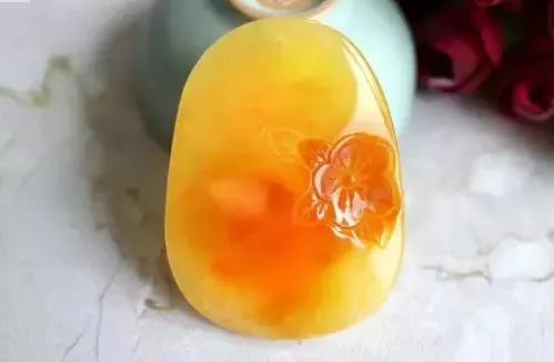 蜜蜡首饰十大克星,佩戴蜜蜡的注意事项