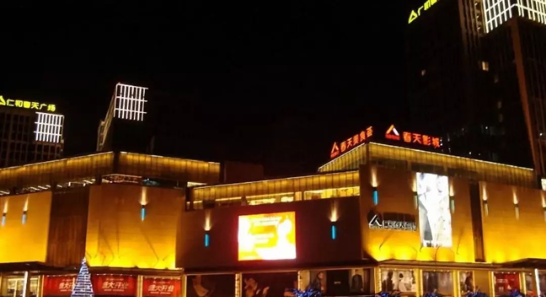 成都海鲜自助餐499元一个,成都生蚝吃到饱自助餐