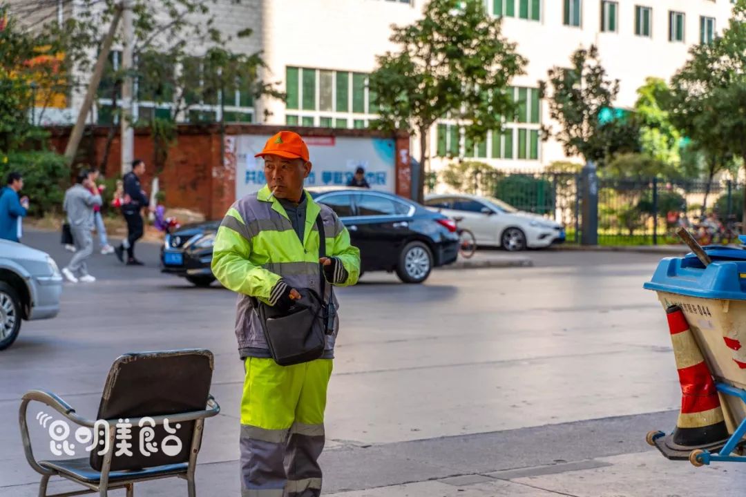 昆明每天卖的最好的美食,昆明每天卖几百桌的街边美食