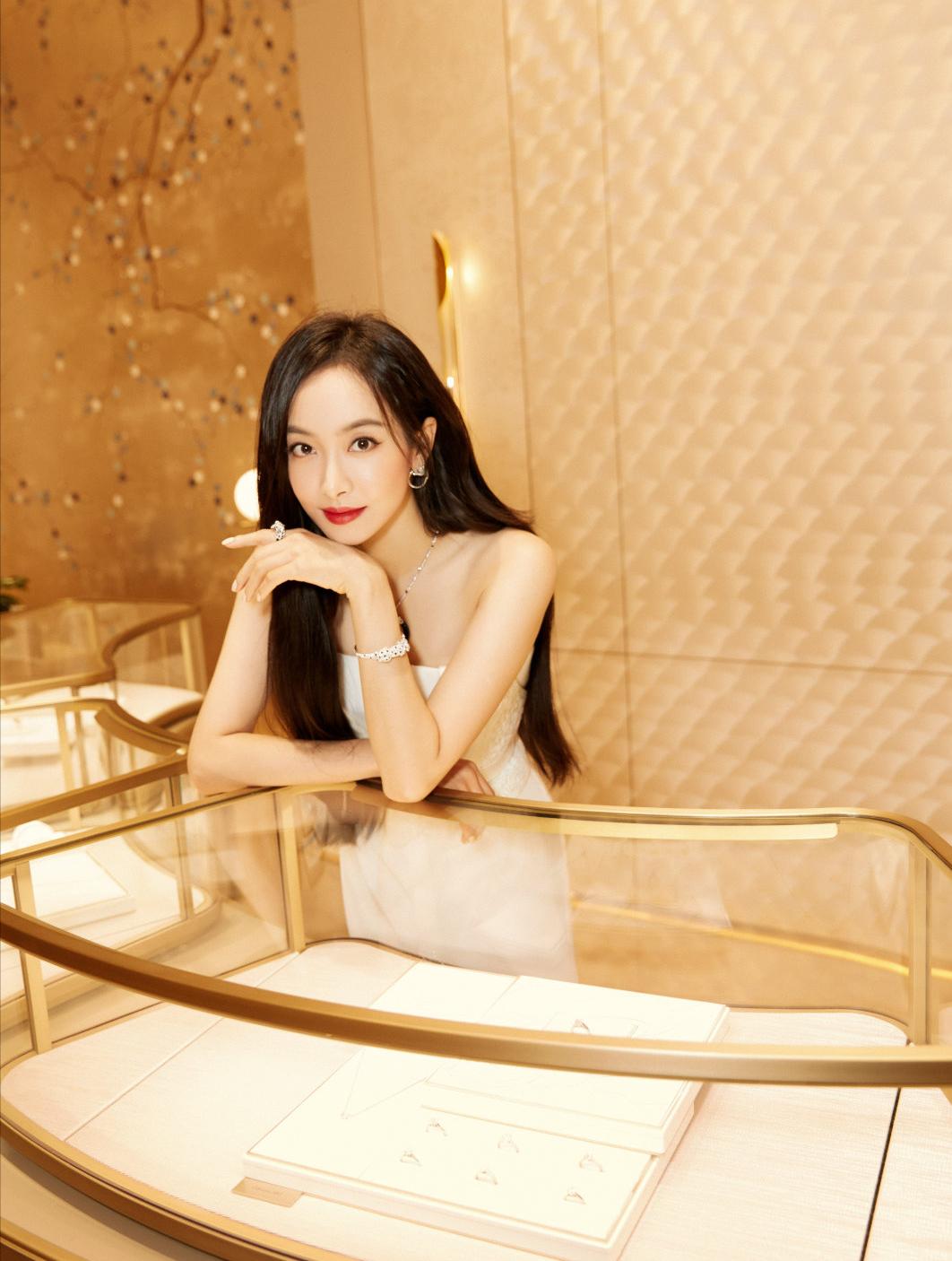 卡地亚经典款Love系列满天星手镯,十大名牌卡地亚手镯