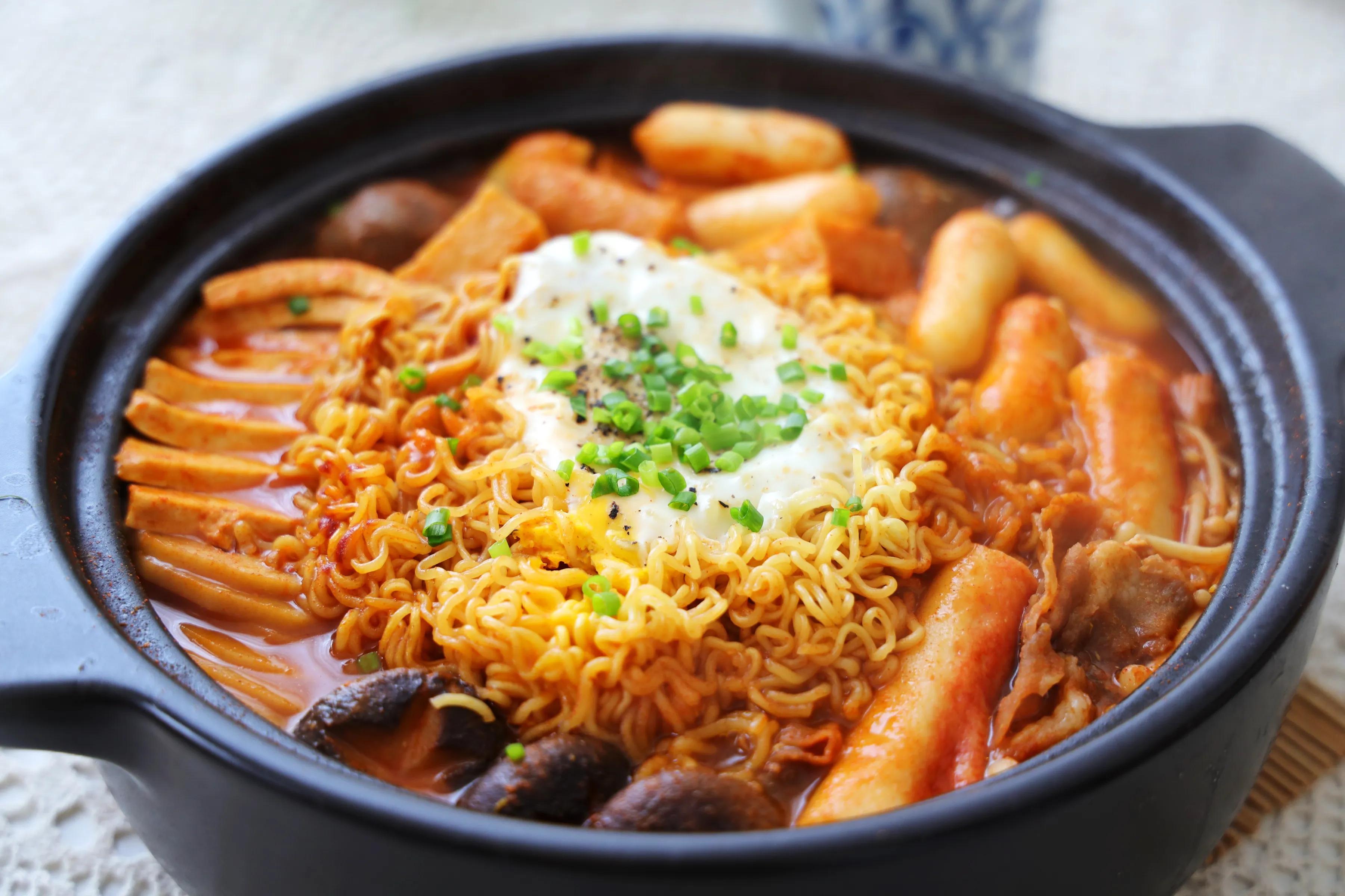 冬天别涮火锅,试试部队火锅,有肉有菜有面条,好吃又暖和,超棒