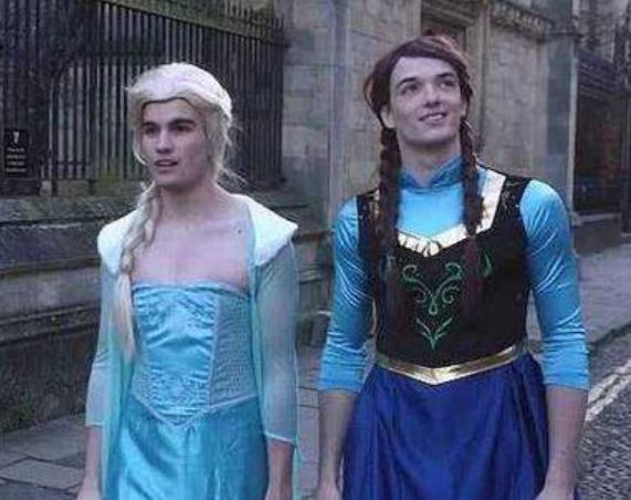 艾莎戴假发,爸爸艾莎