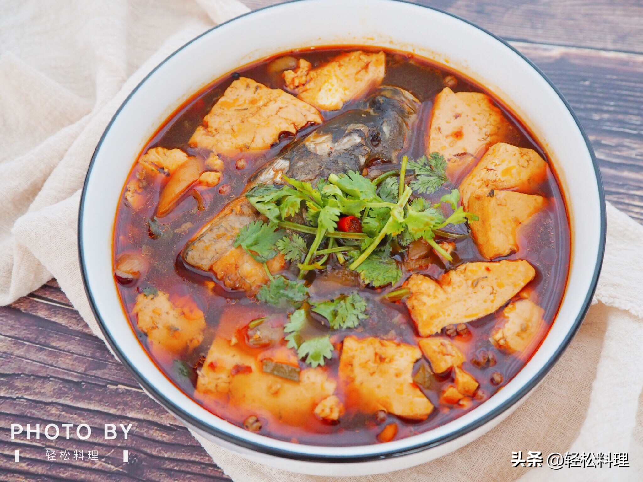 炖鲢鱼大鱼头怎么做出来的汤不腥,鱼头怎么做好吃不上火微辣