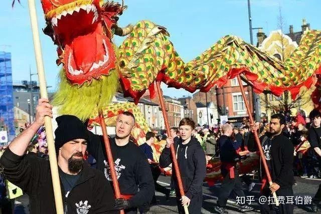 “这么光荣的一天，决不在辽远的将来，而在很近的将来。”