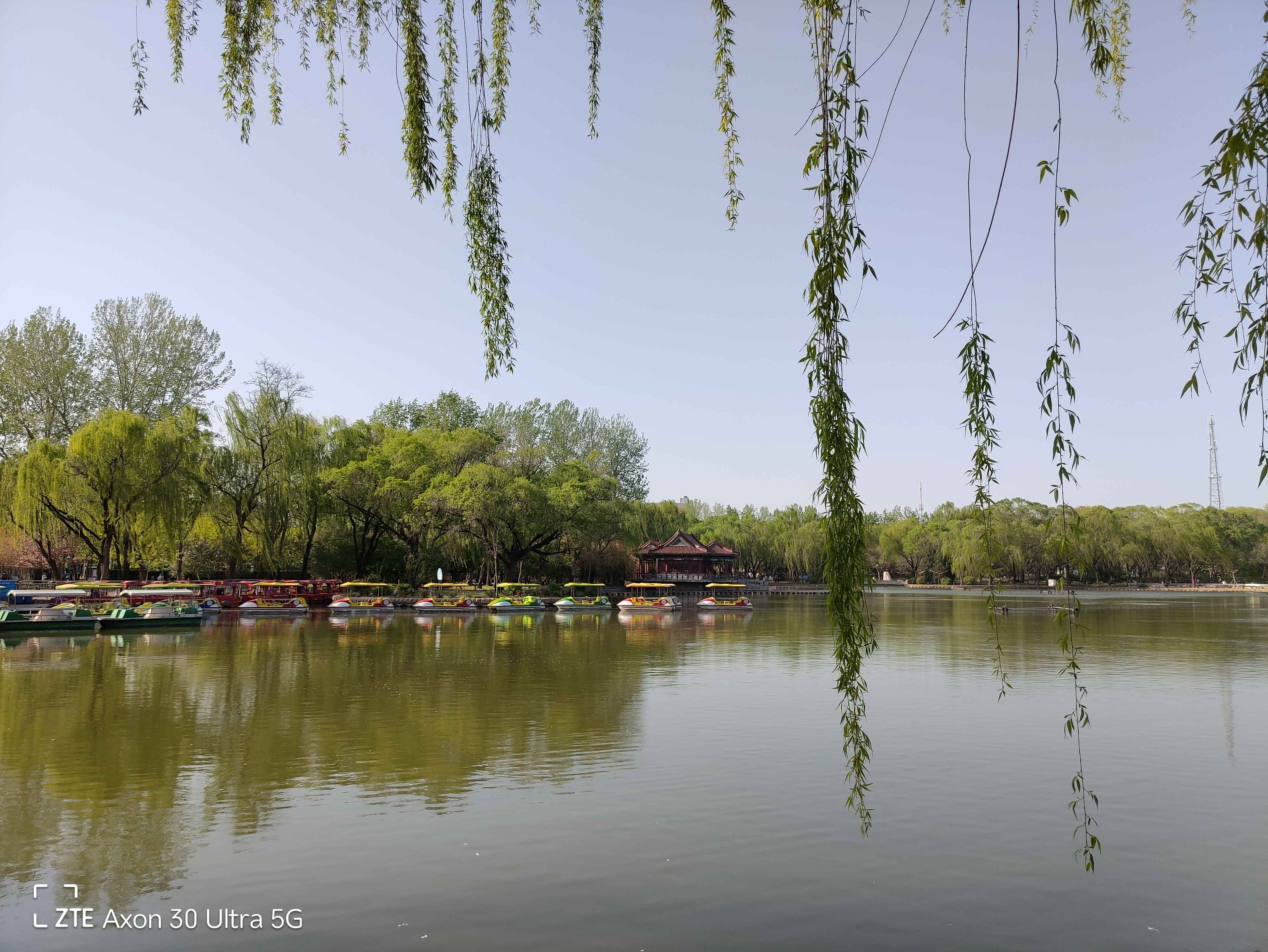 中兴axon30pro测评小白测评,中兴axon30ultra三千新机能入手吗