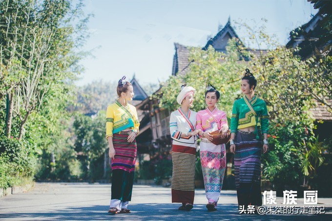 西双版纳泼水节攻略,西双版纳傣族泼水节和广西泼水节