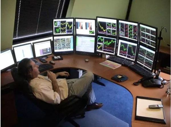 坤鹏论股市里亏的钱都被谁赚走了,坤鹏论股市最新消息