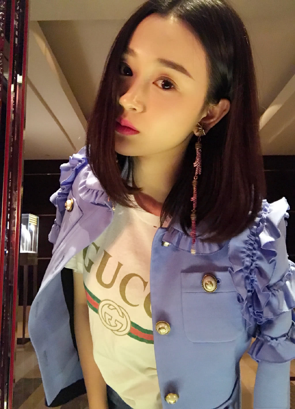 陈昱霖坐私人飞机，衣着时尚高级，陈妈妈回应：都是几百元的假货