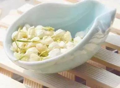 什么化妆品能有效淡斑祛斑,祛斑美白小妙招化妆品