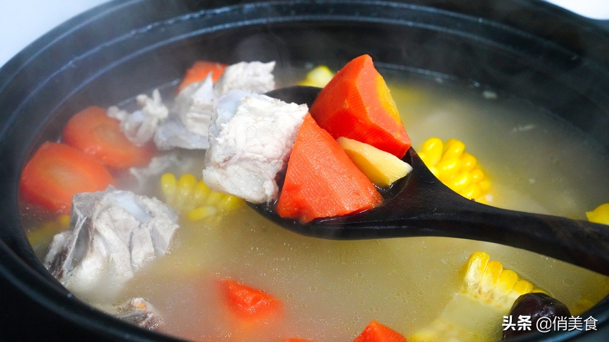 炖排骨汤千万别加水,炖排骨时切记不要先焯水