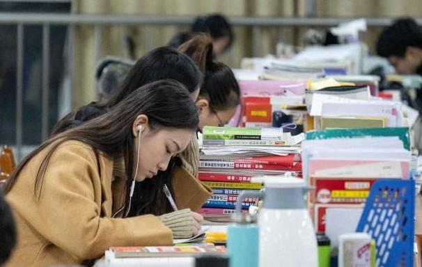 研究生的专硕和学硕有什么区分,研究生的学习与本科完全不一样