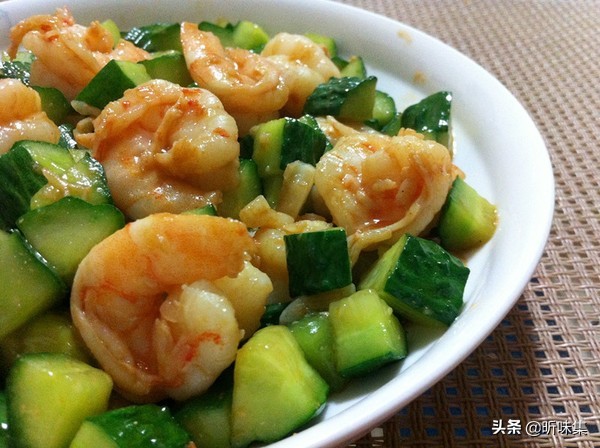 冬季干嘴巴起泡适合吃什么菜,春季嘴巴起泡是哪里上火