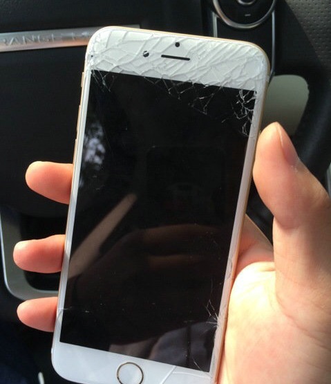 iphone7三年免费维修,iphone7屏幕碎了要不要换