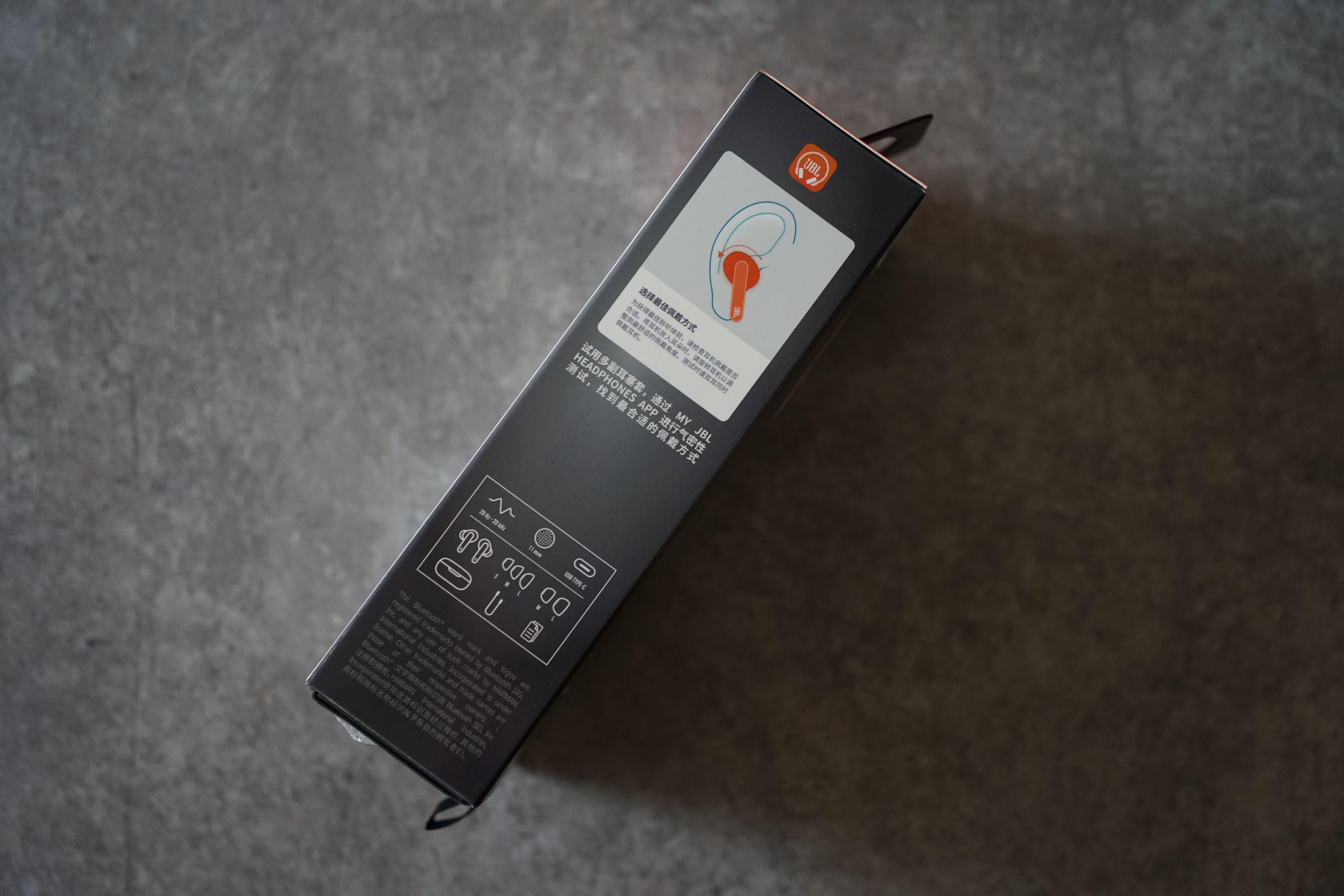 jbllive头戴式降噪耳机评测,jblw100tws无线耳机评测