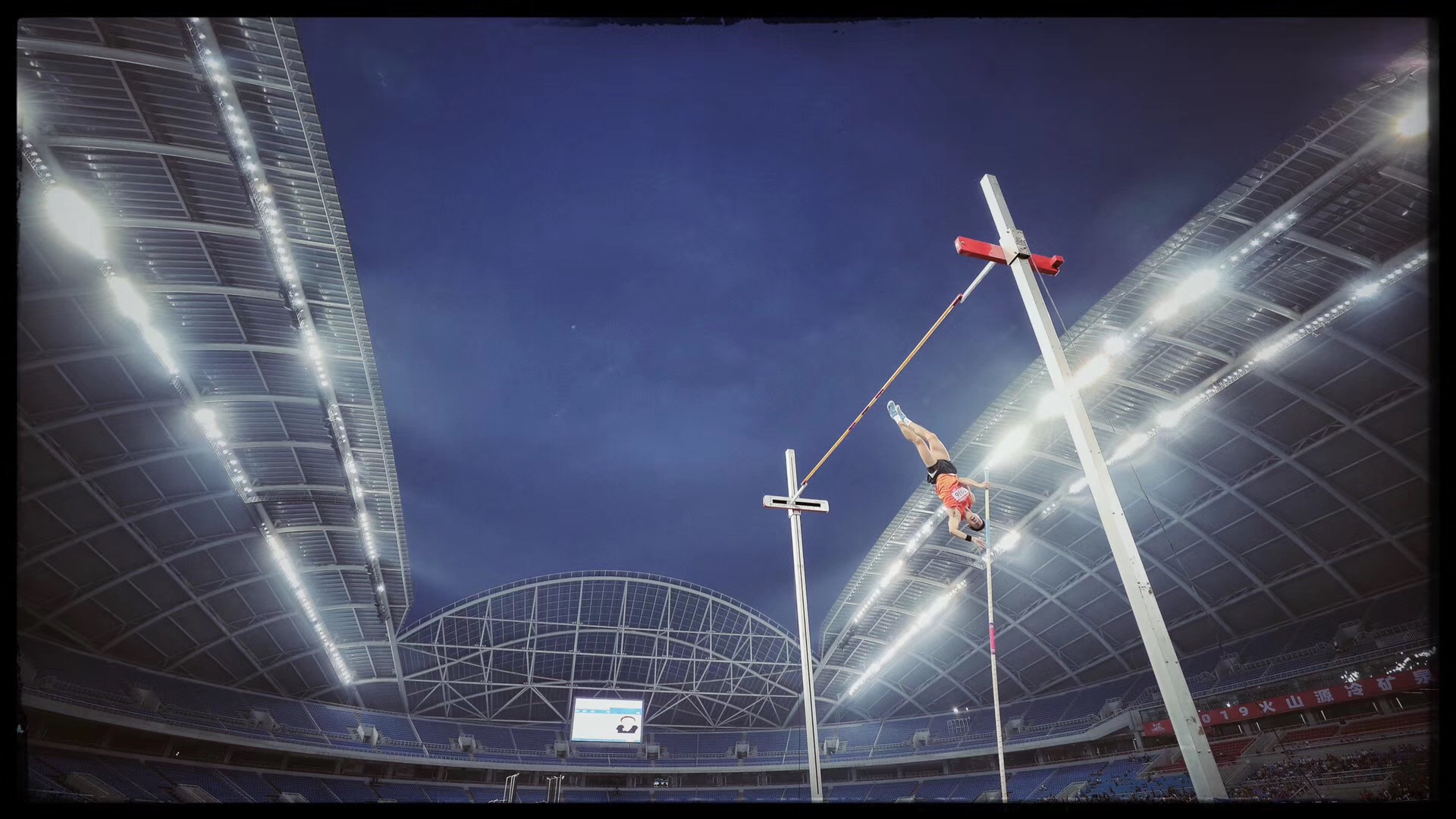 苏炳添十次破十秒的比赛图片,苏炳添第一次打破世界纪录