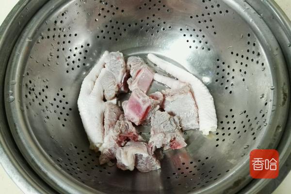 它是女性最佳“暖宫菜”，缓解宫寒，远离姨妈痛睡得香