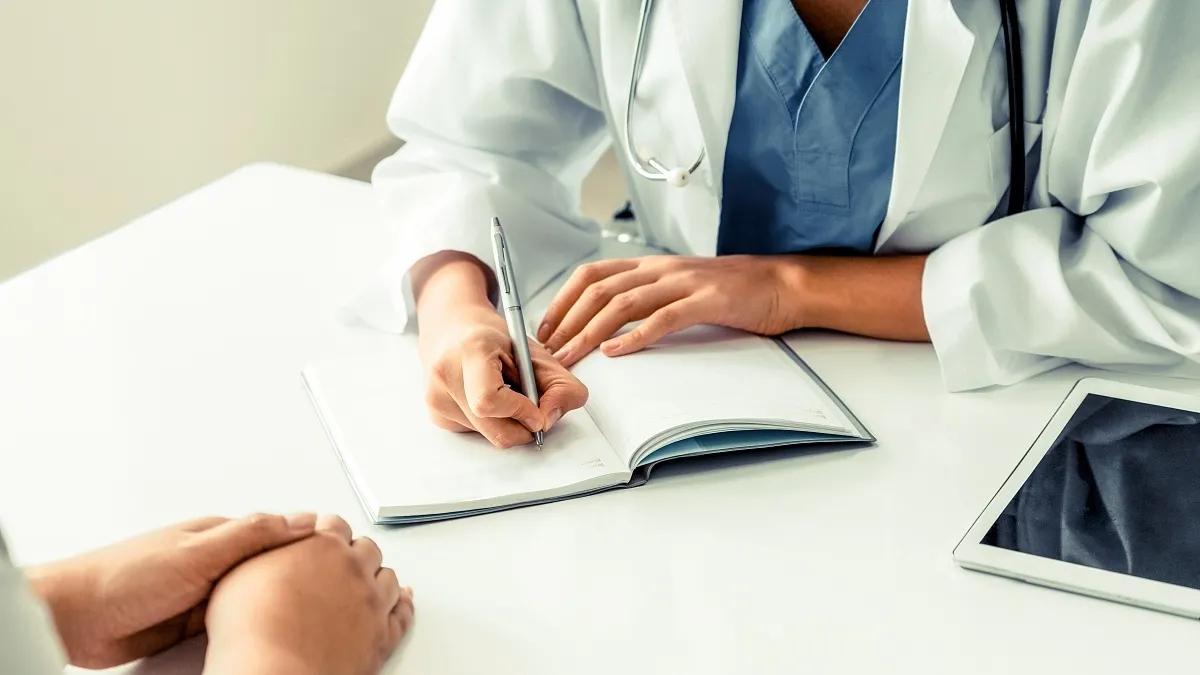 最近大便有血以前有痔疮血鲜红的,便血以为是肠癌