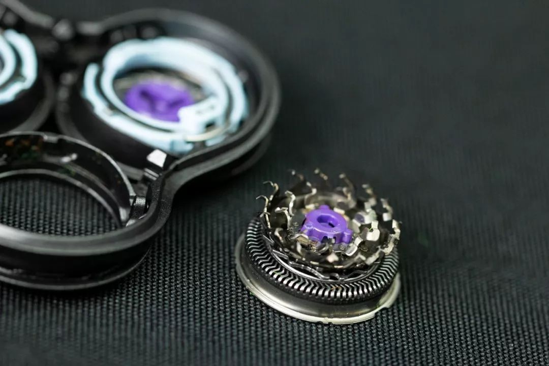 飞利浦s9000剃须刀刀头怎么拆开,飞利浦s9000剃须刀怎么连接蓝牙