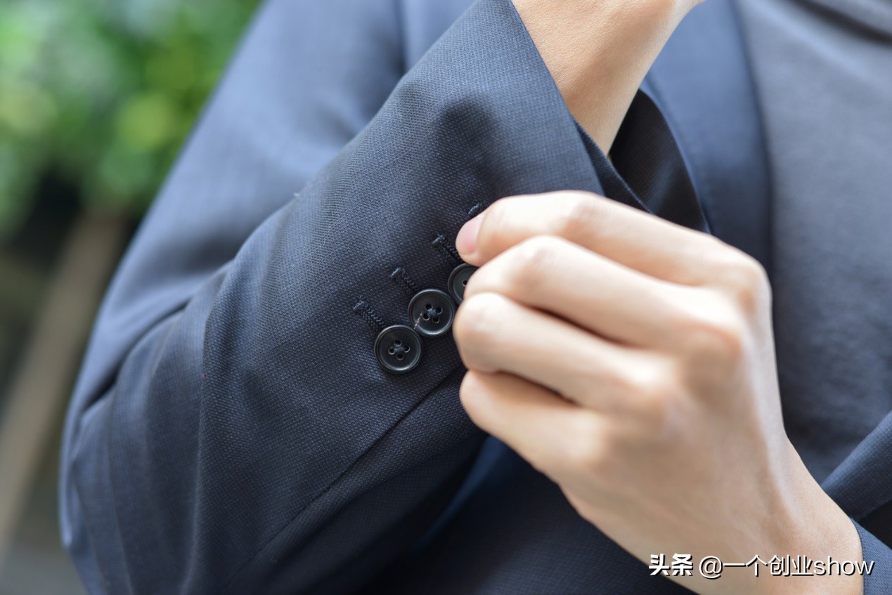 小米AI定制西装，穿上身价提高2000万？金利来花花公子：有危机感