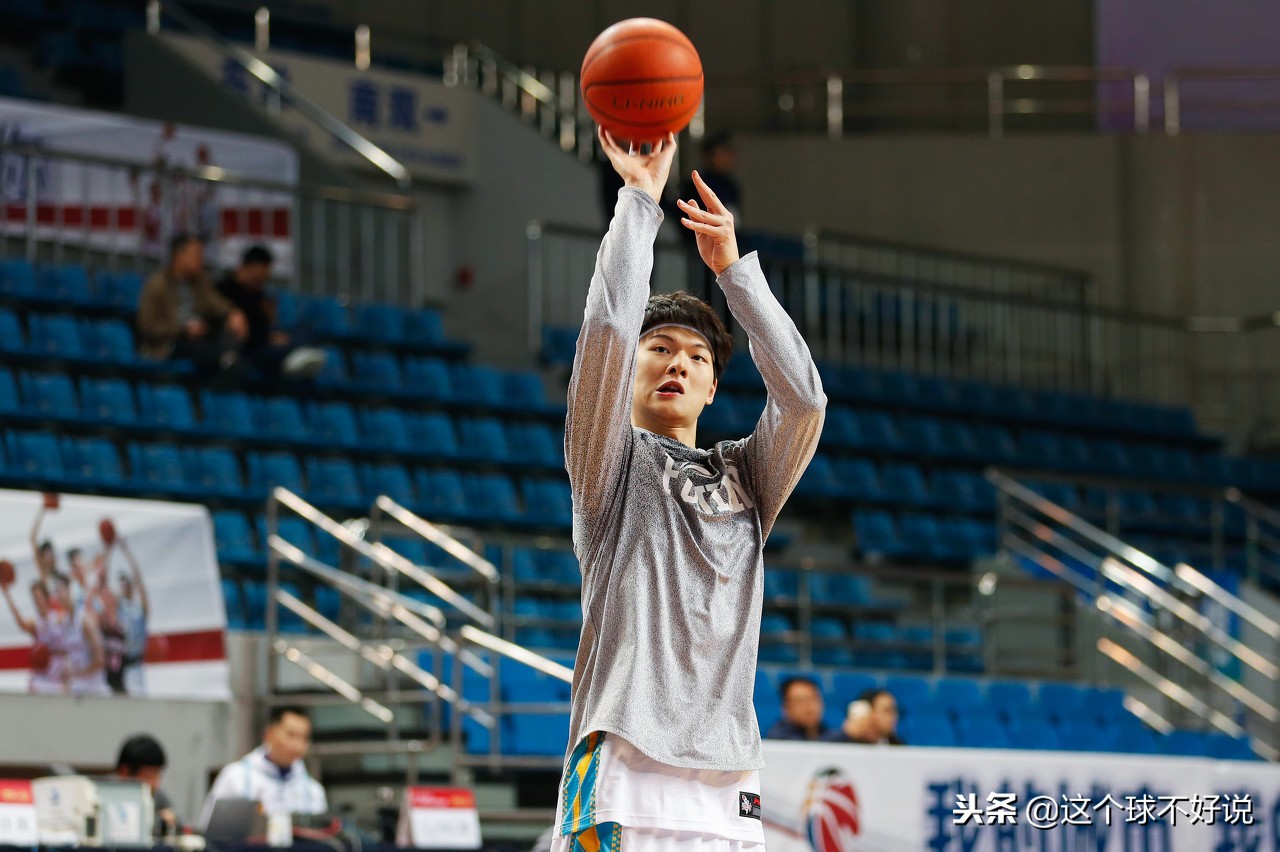 王哲林情况,王哲林长得帅吗