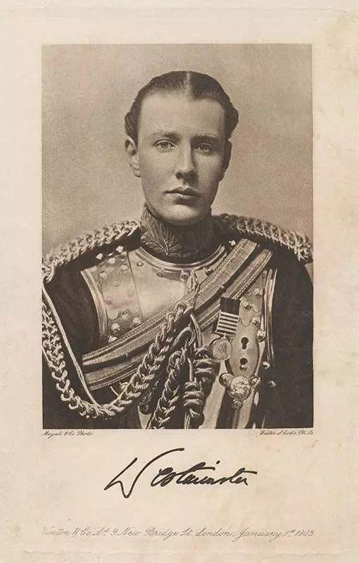 香奈儿黑白双c,妮可基德曼香奈儿灵感缪斯