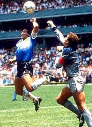 世界球星标志性过人技巧,罗纳尔多最牛逼的进球