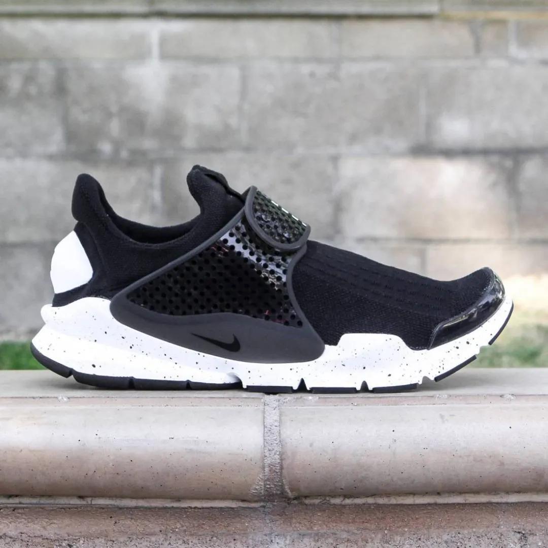 吹水鸭先知|一到考试同学们都纷纷穿起了Nike，懂得都懂