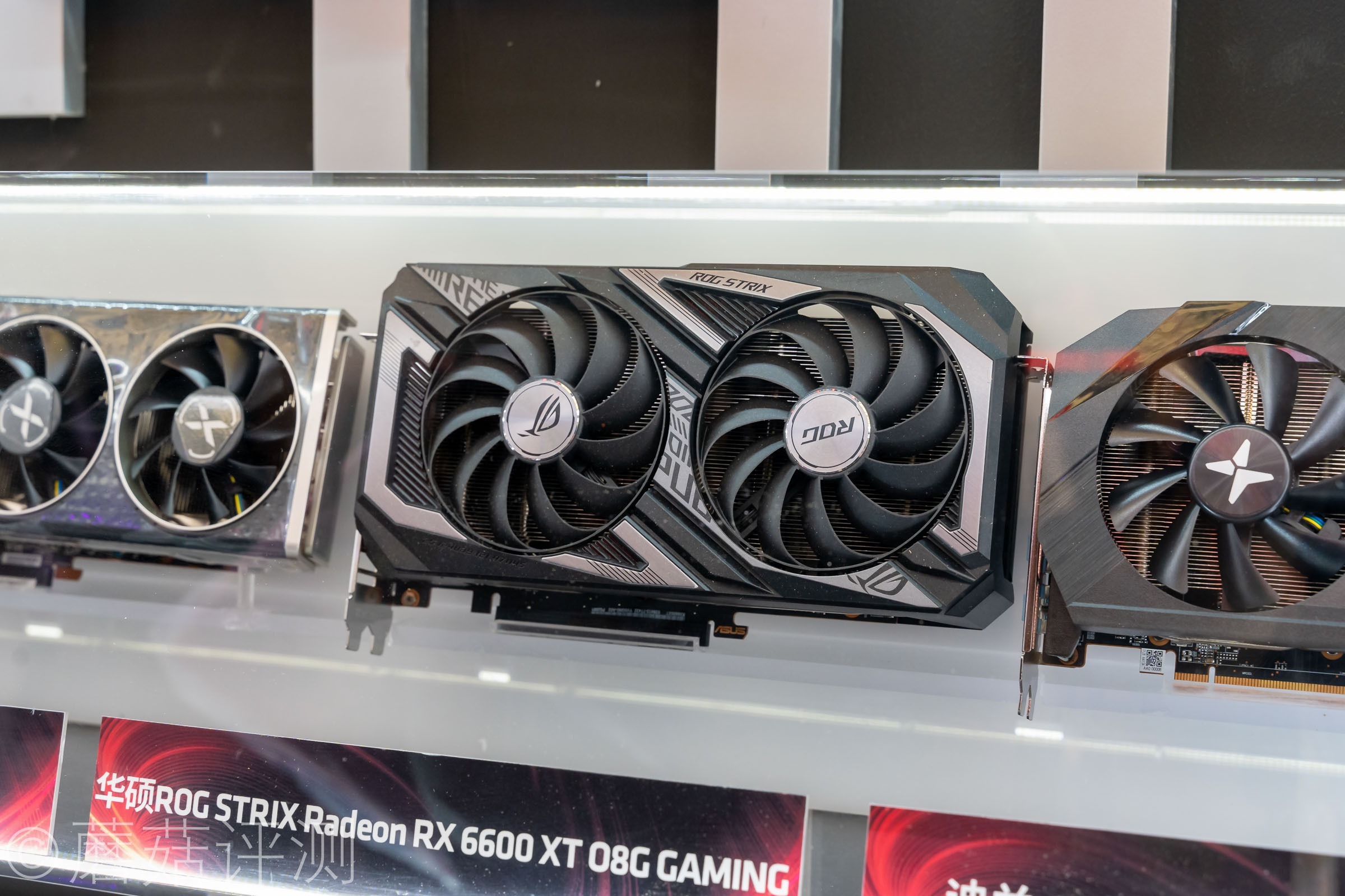 又有啥好玩的？蘑菇带你逛ChinaJoy2021，硬件、车和漂亮的小姐姐