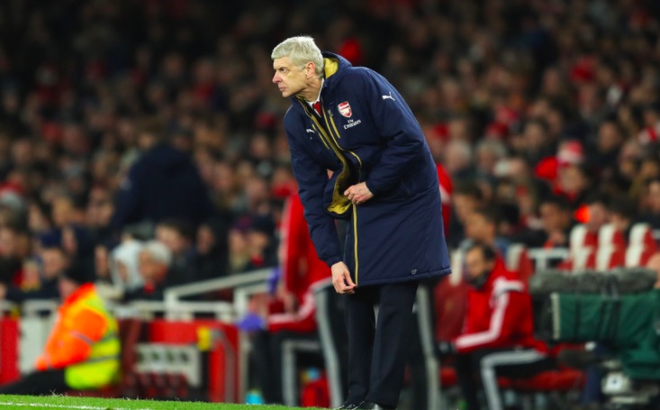 温格执教生涯最后一次对阵曼联,站在观众席的温格