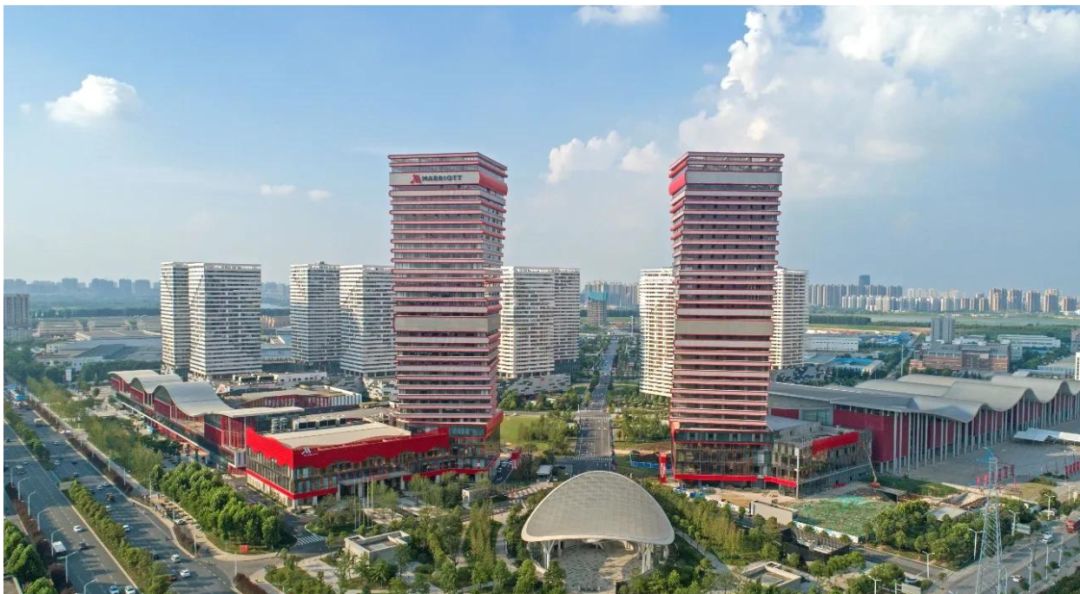 武汉16家方舱医院关门大吉，是时候曝光这位湖北首富了