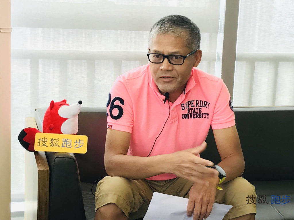 跑狐周记｜1:59:40基普乔格成功破2！Kosgei破女子世界纪录