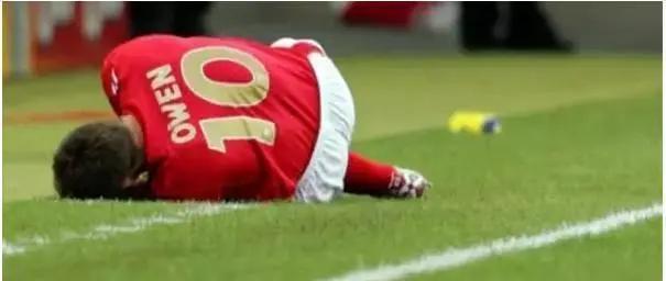 足坛史上十大受伤名场面,世界足球前十名最厉害球员