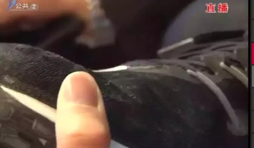 网上买运动鞋试穿后有痕迹能退吗,专卖店买的运动鞋能退换吗