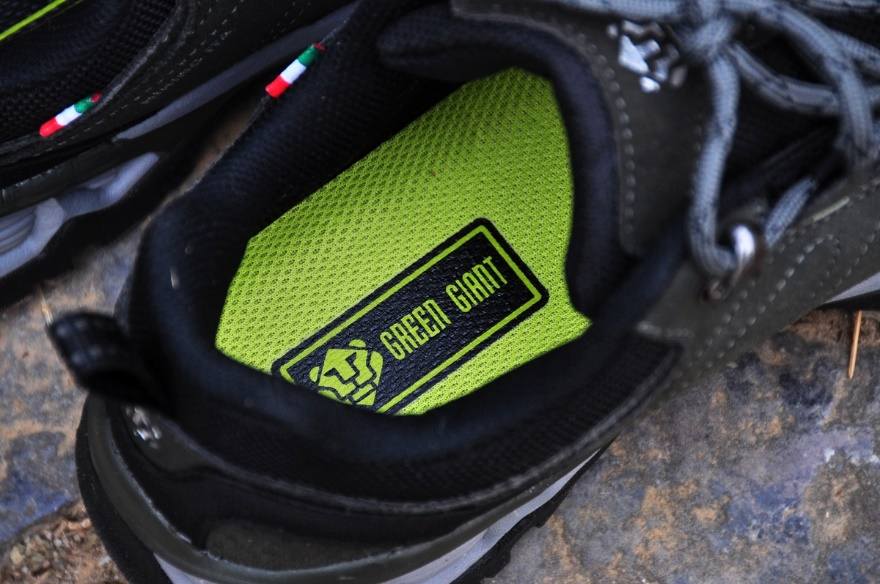 senselead跟绿巨人是一个牌子吗,绿巨人徒步鞋测评