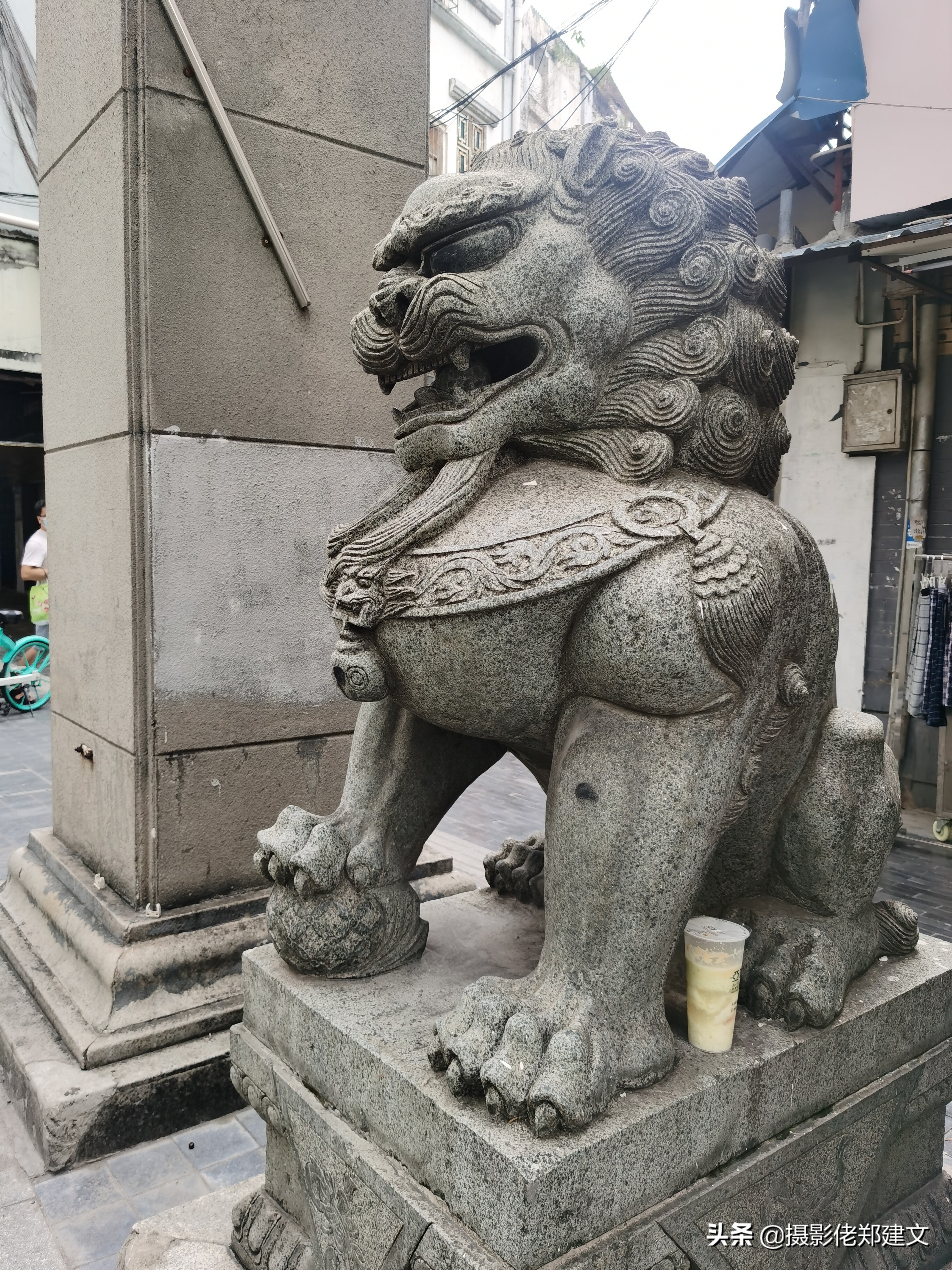 昔日的人头攒动熙熙攘攘,昔日人潮汹涌的仓巷街