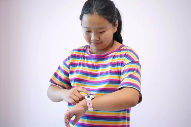 儿童电话手表家长不给他买,小寻电话手表z7与y2区别